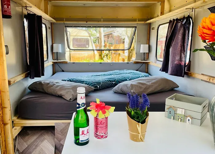 Waldcamp Gruenzeit-Naturunterkuenfte, Upcycling Caravans & Glamping Naehe Spreewald Bei Cottbus キャンプ場 *