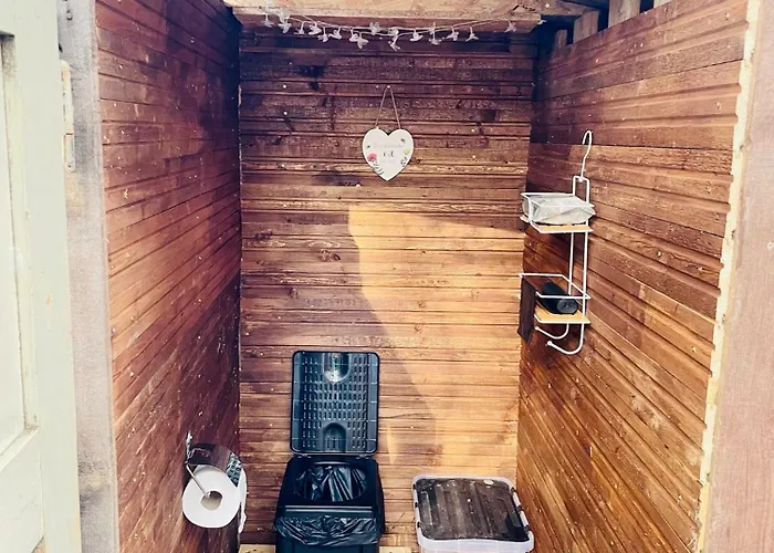 Waldcamp Gruenzeit-Naturunterkuenfte, Upcycling Caravans & Glamping Naehe Spreewald Bei Cottbus