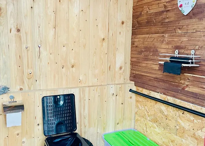 Waldcamp Gruenzeit-Naturunterkuenfte, Upcycling Caravans & Glamping Naehe Spreewald Bei Cottbus キャンプ場 コットブス